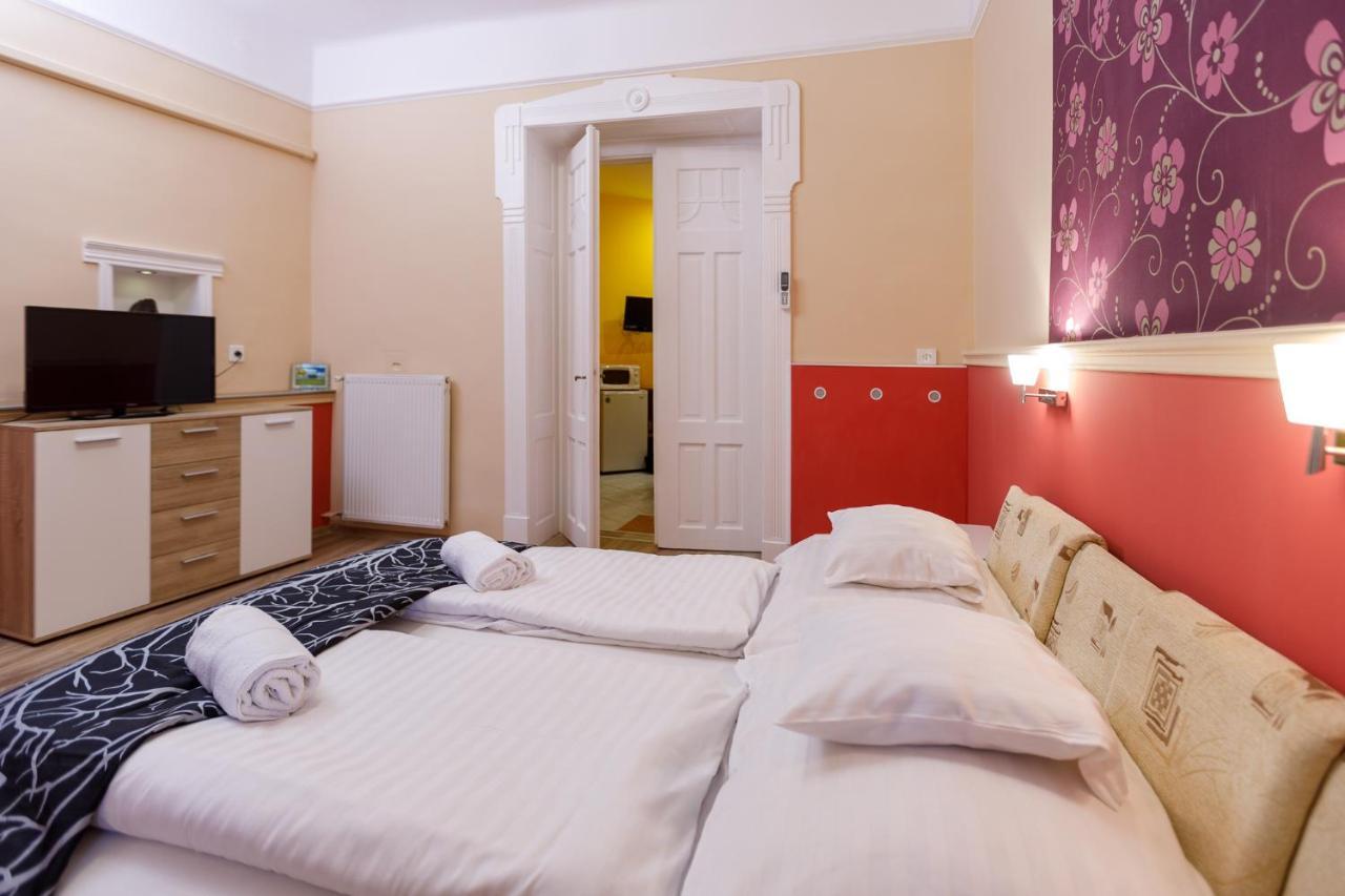 Central Apartman Gyula Exteriör bild