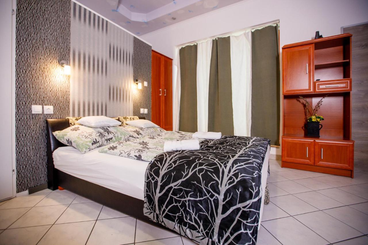 Central Apartman Gyula Exteriör bild