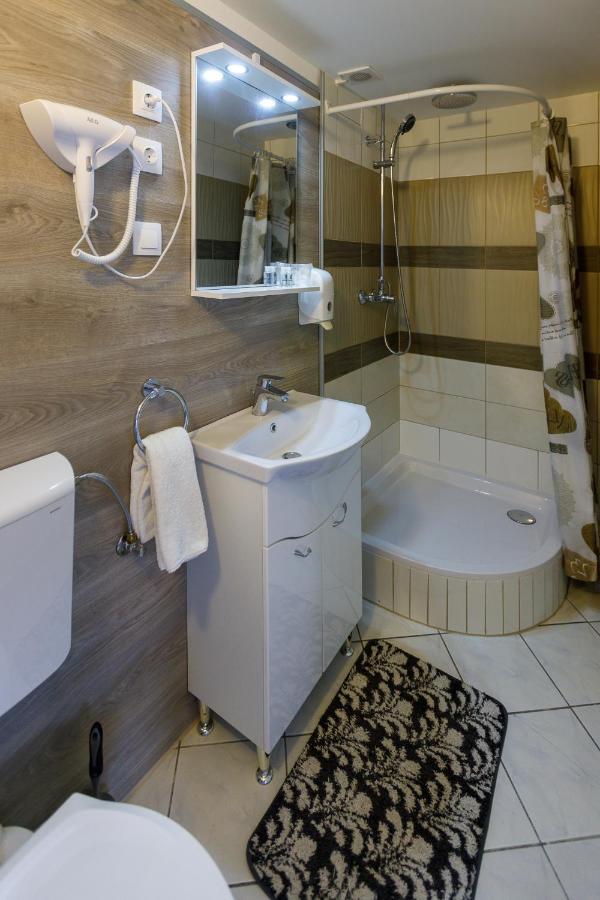 Central Apartman Gyula Exteriör bild