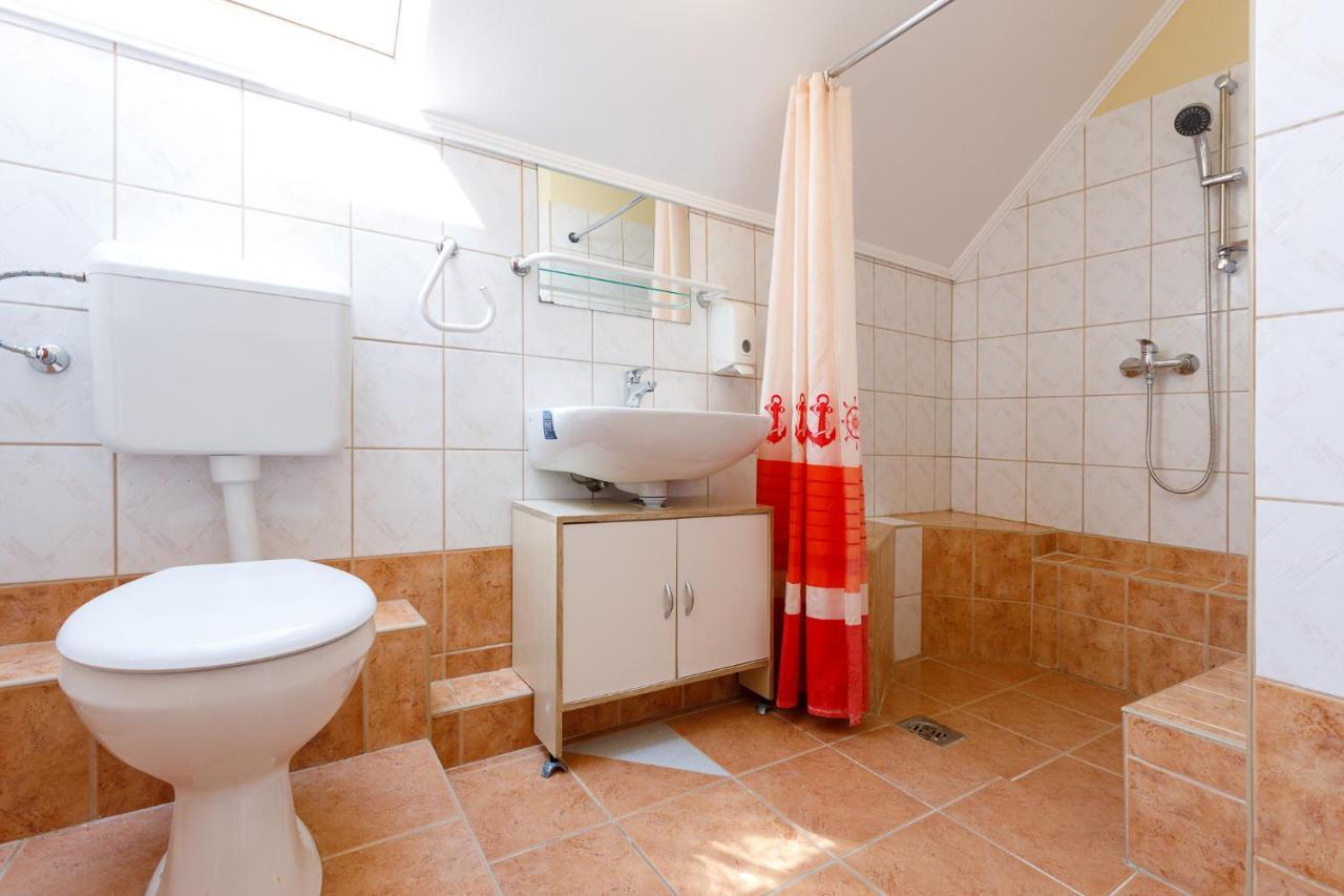Central Apartman Gyula Exteriör bild