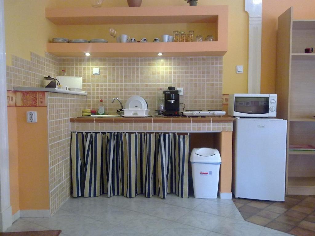 Central Apartman Gyula Rum bild